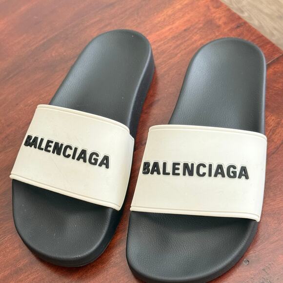 Women’s Size US 8 EU 83 Balenciaga Slides, White with black writing - Picture 1 of 6